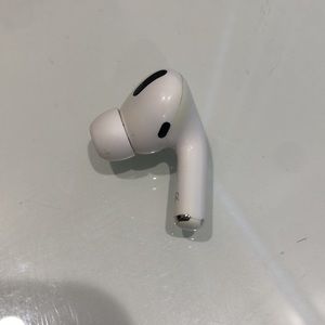 AirPods Pro right side